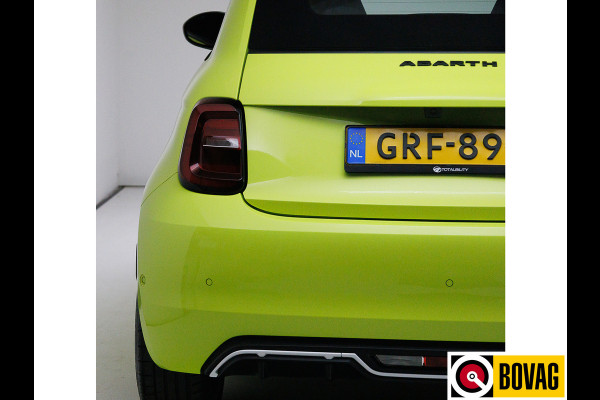 Abarth 500C Cabrio Scorpionissima 42 kWh 155 PK | JBL | Camera | Stoelverwarming PDC, 18" LMV, Navigatie. Sportstoelen