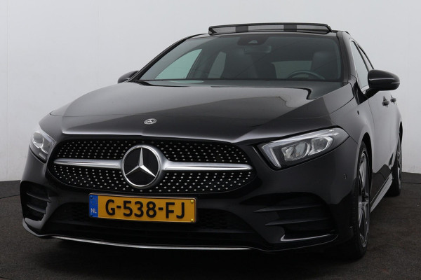 Mercedes-Benz A-Klasse 180 Business Solution AMG Automaat (PANODAK, NAVI, PDC, CAMERA, STOELV, NL-AUTO, GOED ONDERHOUDEN)