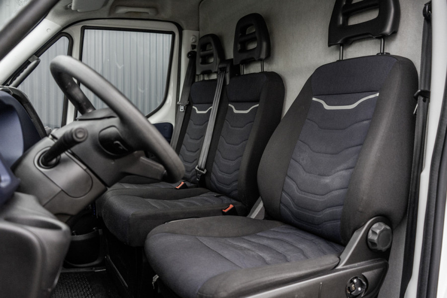 Iveco Daily 35S14V 2.3 L2H2 | Automaat | Euro 6 | Cruise | Climate | 3500 KG Trekgewicht | Trekhaak