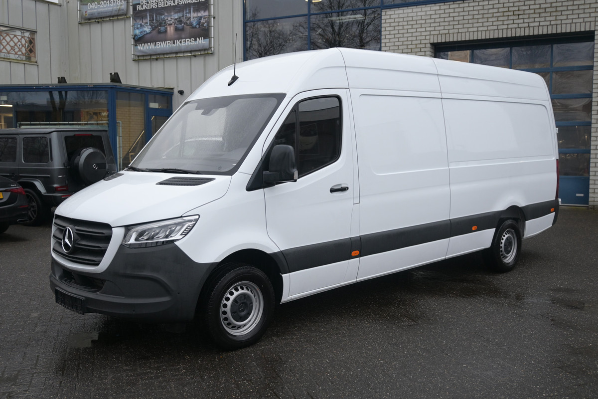 Mercedes-Benz Sprinter 317 CDI L3H2 LED, Geveerde stoel, MBUX 10.25, Navigatie, Camera, Trekhaak