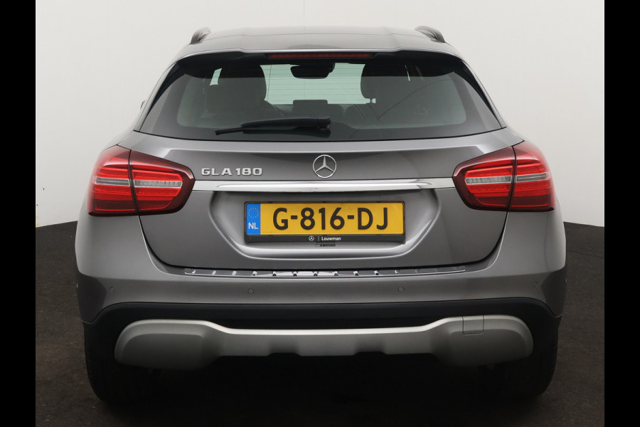 Mercedes-Benz GLA 180 Business Solution | Achteruitrijcamera | Stoelverwarming voor | Navigatie | Parkeersensoren |  Climate Controle | Elektische achterklep | Inclusief 24 maanden Mercedes-Benz Certified Garantie.