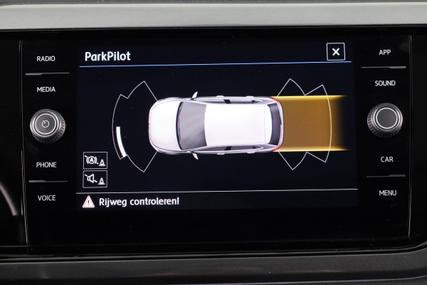 Volkswagen Polo 1.0 TSI Highline 95PK | Panorama dak | Navigatie via app | Parkeer assistent |