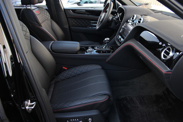 Bentley Bentayga 4.0 V8 Centenary | Mulliner | Touring | City