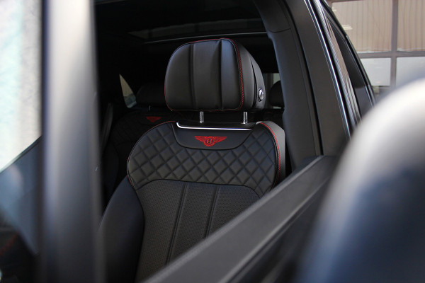 Bentley Bentayga 4.0 V8 Centenary | Mulliner | Touring | City