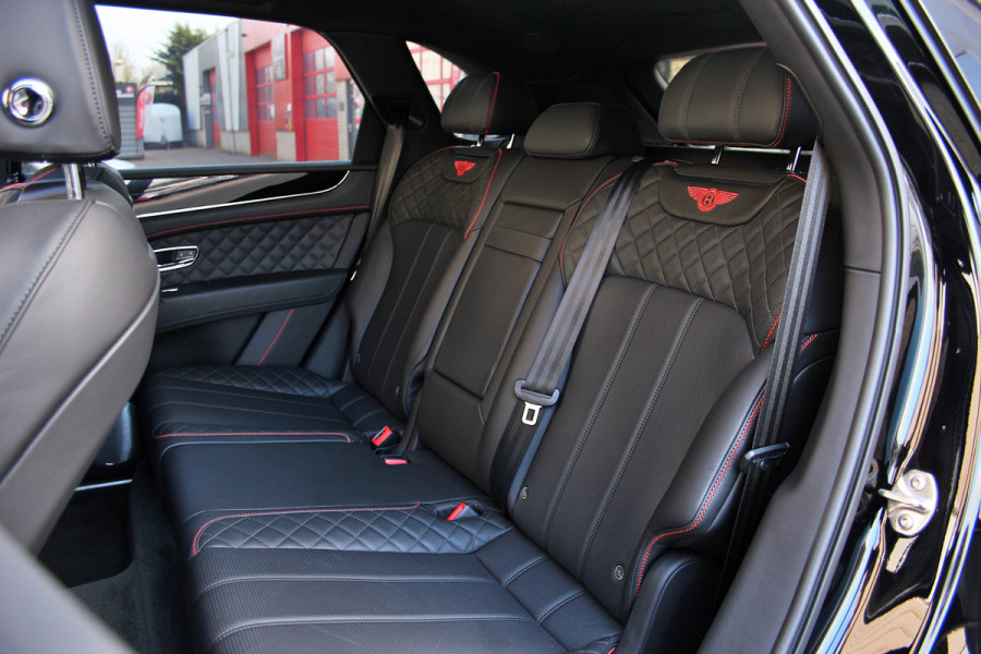 Bentley Bentayga 4.0 V8 Centenary | Mulliner | Touring | City