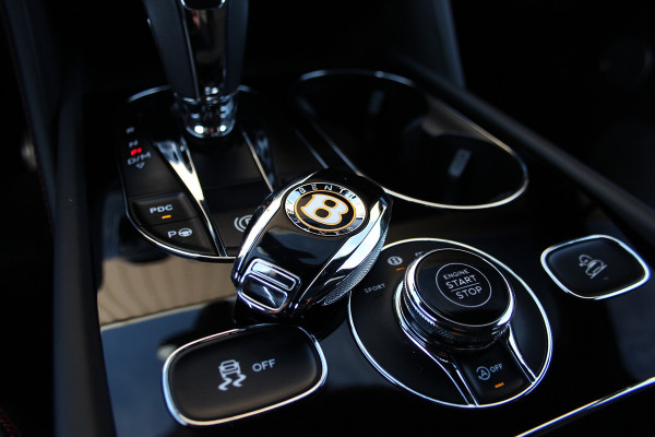 Bentley Bentayga 4.0 V8 Centenary | Mulliner | Touring | City