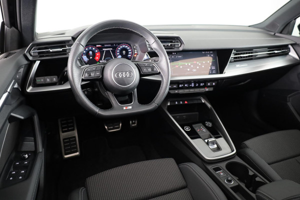 Audi A3 Sportback 35 TFSI S edition 150 pk S-tronic | Verlengde garantie | Navigatie | Panoramadak | Parkeersensoren achter | Adaptieve cruise control |