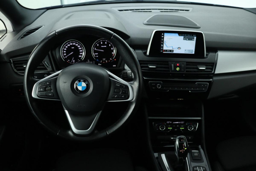 BMW 2 Serie Active Tourer 218i Executive | Stoelverwarming | Full LED | Sportstoelen | Navigatie | Climate control | Keyless | PDC | Cruise control | Bluetooth