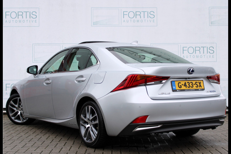 Lexus IS 300h Hybrid Edition 30 NL AUTO | PANO | LEDER | CAMERA | STOELVERW |