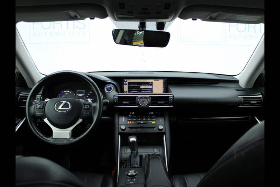 Lexus IS 300h Hybrid Edition 30 NL AUTO | PANO | LEDER | CAMERA | STOELVERW |