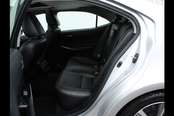 Lexus IS 300h Hybrid Edition 30 NL AUTO | PANO | LEDER | CAMERA | STOELVERW |