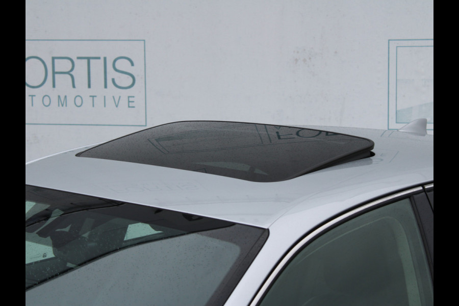 Lexus IS 300h Hybrid Edition 30 NL AUTO | PANO | LEDER | CAMERA | STOELVERW |
