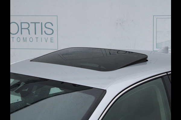 Lexus IS 300h Hybrid Edition 30 NL AUTO | PANO | LEDER | CAMERA | STOELVERW |