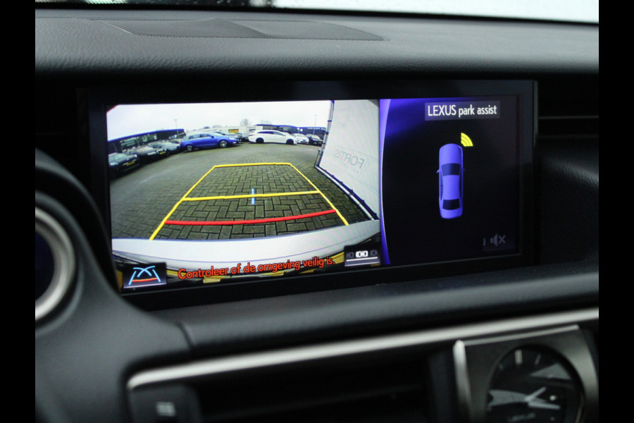 Lexus IS 300h Hybrid Edition 30 NL AUTO | PANO | LEDER | CAMERA | STOELVERW |