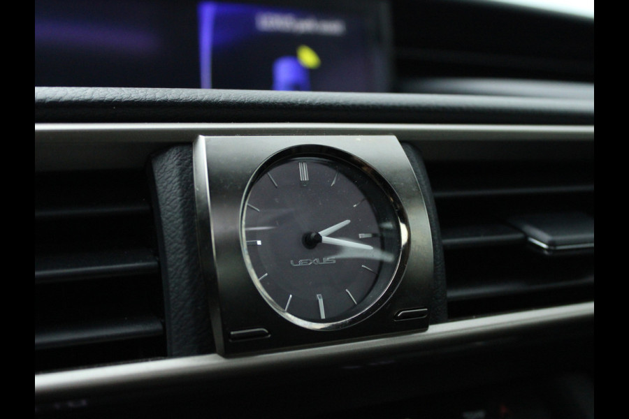 Lexus IS 300h Hybrid Edition 30 NL AUTO | PANO | LEDER | CAMERA | STOELVERW |