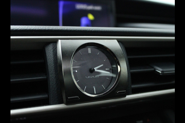 Lexus IS 300h Hybrid Edition 30 NL AUTO | PANO | LEDER | CAMERA | STOELVERW |