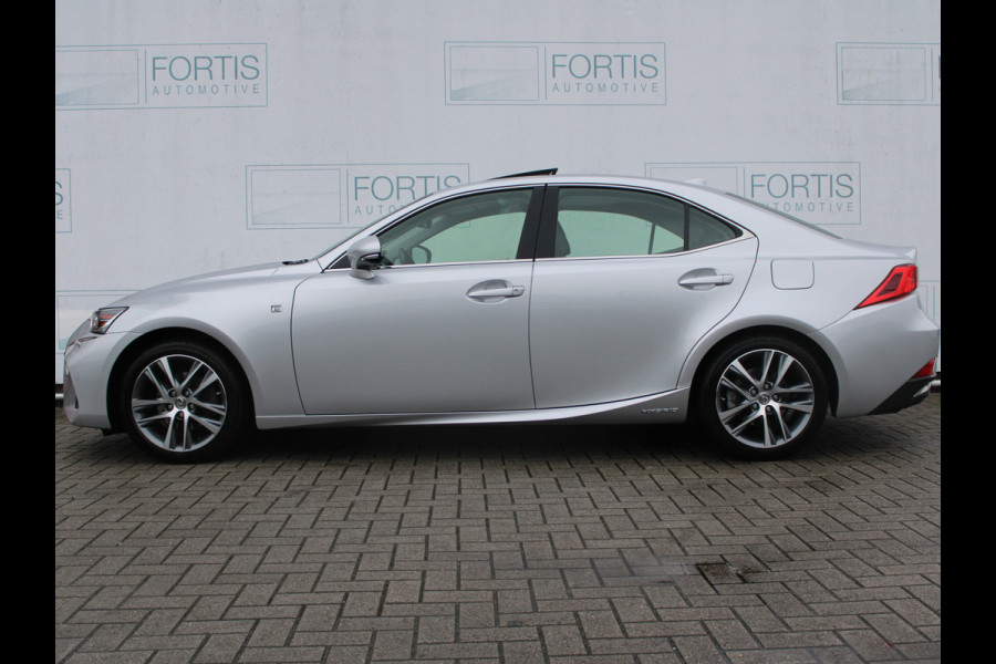 Lexus IS 300h Hybrid Edition 30 NL AUTO | PANO | LEDER | CAMERA | STOELVERW |