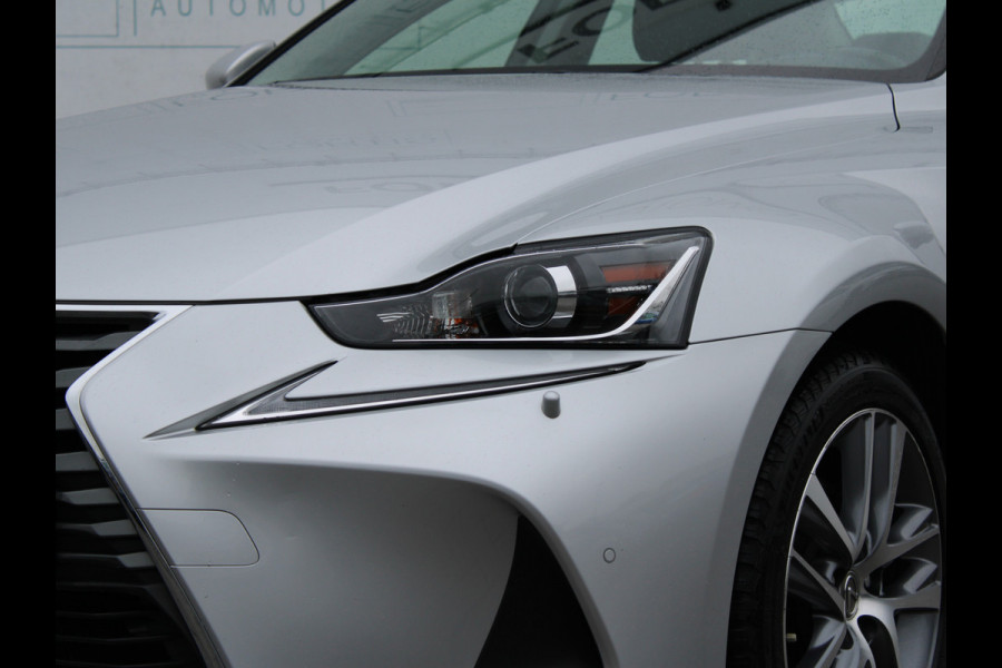 Lexus IS 300h Hybrid Edition 30 NL AUTO | PANO | LEDER | CAMERA | STOELVERW |