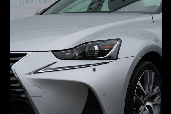 Lexus IS 300h Hybrid Edition 30 NL AUTO | PANO | LEDER | CAMERA | STOELVERW |