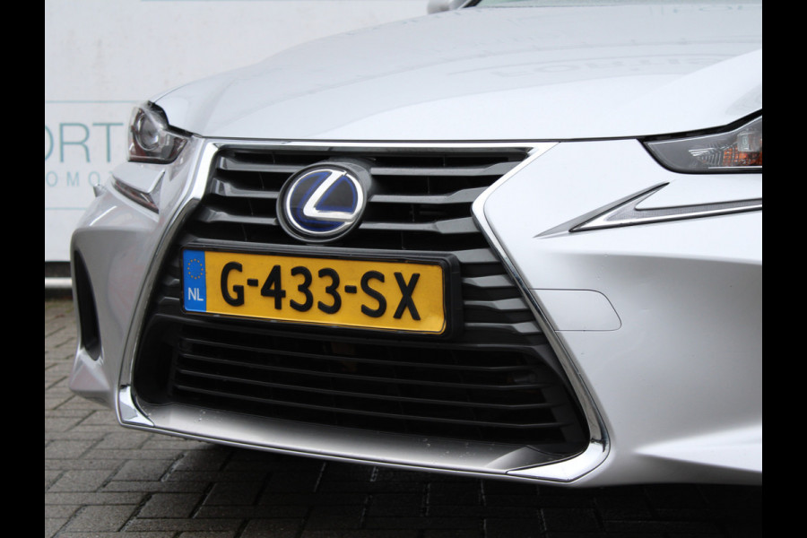 Lexus IS 300h Hybrid Edition 30 NL AUTO | PANO | LEDER | CAMERA | STOELVERW |