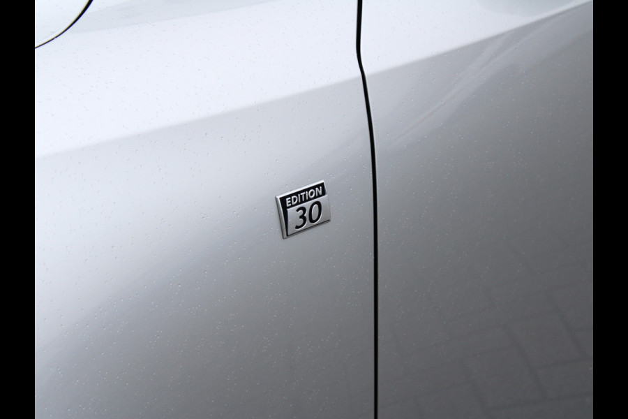 Lexus IS 300h Hybrid Edition 30 NL AUTO | PANO | LEDER | CAMERA | STOELVERW |