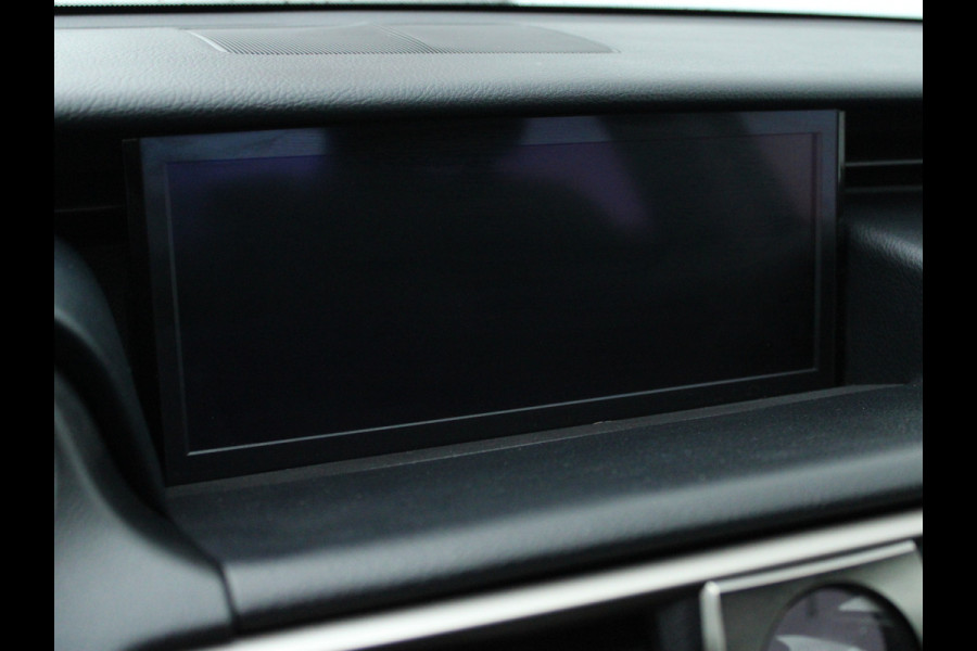 Lexus IS 300h Hybrid Edition 30 NL AUTO | PANO | LEDER | CAMERA | STOELVERW |