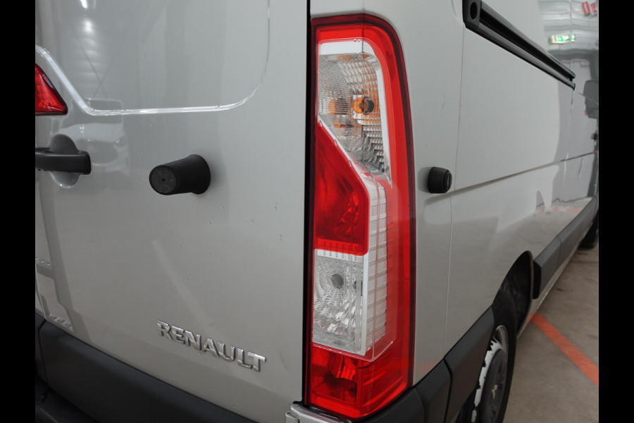 Renault Master L2H2 145PK Airco Cruise Imperiaal Ladder Trekhaak Bluetooth Euro6