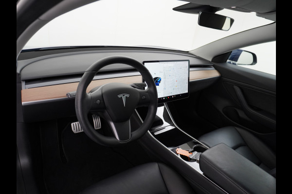 Tesla Model 3 Performance 513pk 3,4 sec 0-100 ! 20"lm FSD-computer 3 AutoPilot Carbon-Spoiler Premium-HiFi Pano.dak Camera Leer Adaptive-Cruis Navigatiesysteem full map LED-a+v Comfortstoel(en) ACC Dual-ECC DAB Voorverwarmen interieur via App Keyless via Telefoonsleutel One-Pedal-Drive 4wd Rode Remklauwen Carbon-Spoiler Premium Audio Veel grip door 4WD vierwielaandrijving.  Origineel Nederlandse auto ! nieuwprijs euro 65.680 euro Accu garantie 23-12-2027