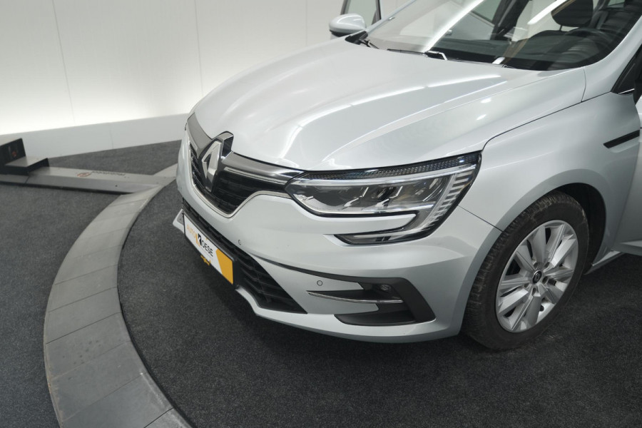 Renault MEGANE Estate TCe 140 Equilibre | 1700 KG Trekgewicht | Apple Carplay | Parkeersensoren | Navigatie