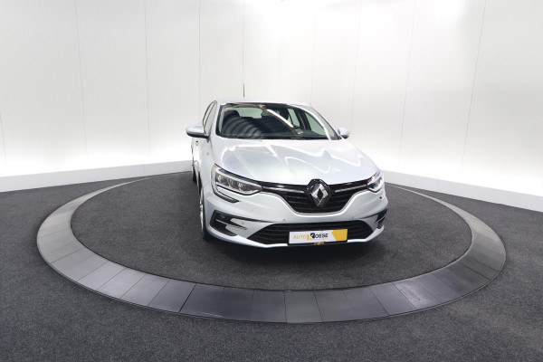 Renault MEGANE Estate TCe 140 Equilibre | 1700 KG Trekgewicht | Apple Carplay | Parkeersensoren | Navigatie