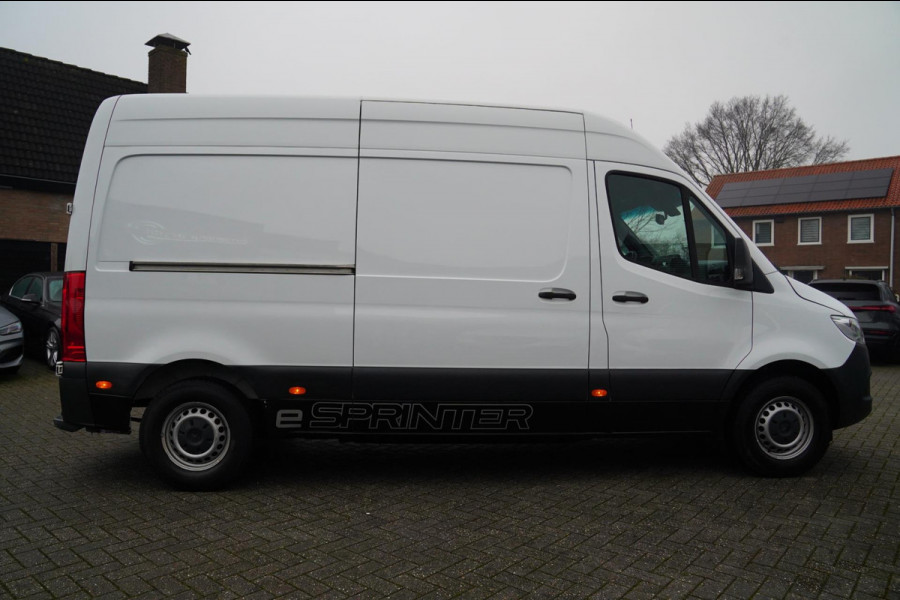 Mercedes-Benz eSprinter ESprinter L2H2 41 kWh | Schuifdeur | 3 pers | Stoelverwarming | Climatronic | CAMERA | NAP | excl btw