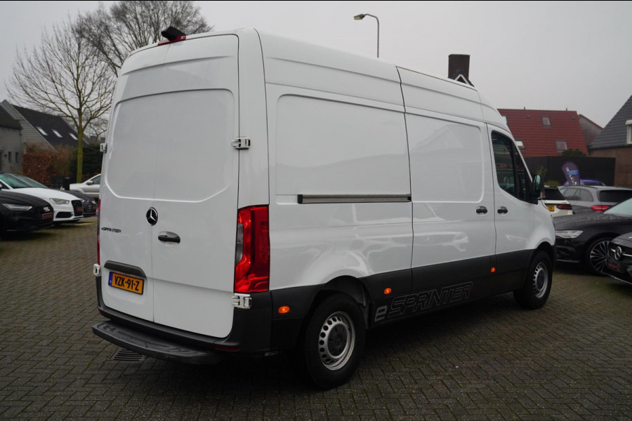 Mercedes-Benz eSprinter ESprinter L2H2 41 kWh | Schuifdeur | 3 pers | Stoelverwarming | Climatronic | CAMERA | NAP | excl btw