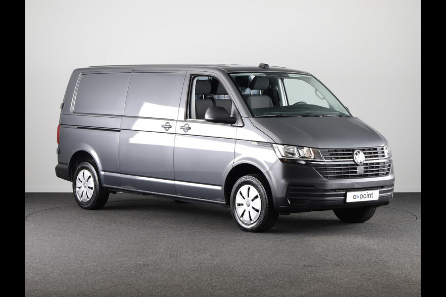 Volkswagen Transporter 2.0 TDI L2H1 Comfortline 150 pk | Navigatie | Trekhaak (afneembaar) | Parkeersensoren | Stoelverwarming |