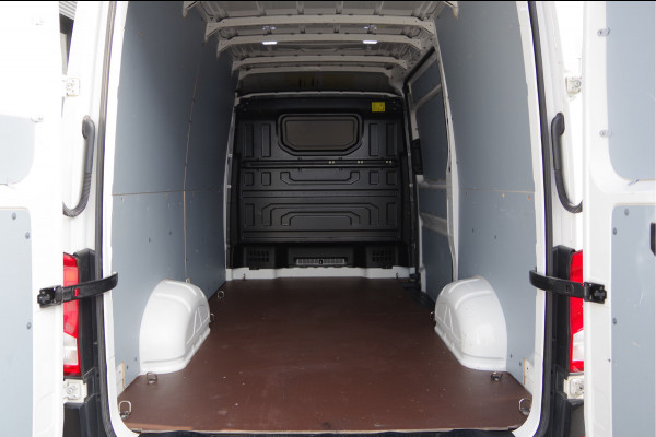 Volkswagen Crafter 35 2.0 TDI L3H3(L2H2) 140PK AUT. TREKHAAK, CAMERA, NAVI, CRUISE, DAB, AIRCO, PARKEERSENSOREN, APPLE CARPLAY, NL AUTO, NAP