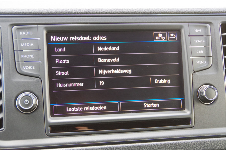 Volkswagen Crafter 35 2.0 TDI L3H3(L2H2) 140PK AUT. TREKHAAK, CAMERA, NAVI, CRUISE, DAB, AIRCO, PARKEERSENSOREN, APPLE CARPLAY, NL AUTO, NAP