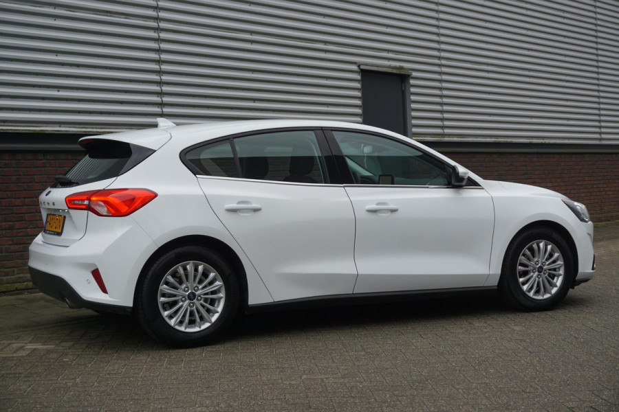 Ford Focus 1.0 EcoBoost 125PK Titanium Business Winter-Pack/Rijklaarprijs!