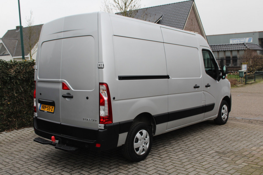 Renault Master T35 2.3 dCi 135PK Euro6 L2H2 Work Edition ✓ 3-zits ✓ airco ✓ navigatie