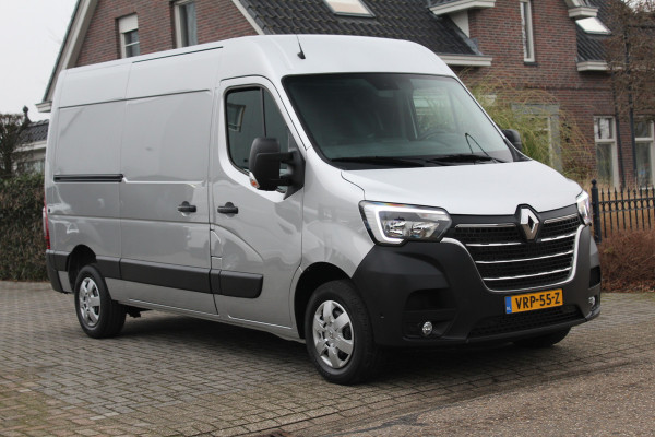 Renault Master T35 2.3 dCi 135PK Euro6 L2H2 Work Edition ✓ 3-zits ✓ airco ✓ navigatie