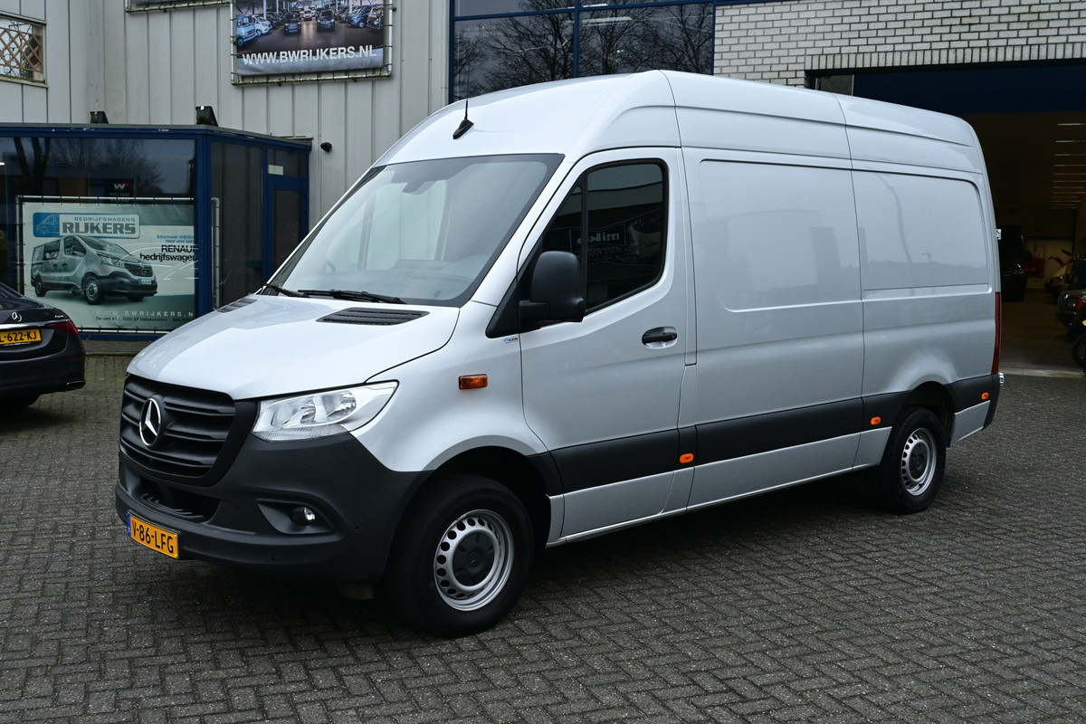 Mercedes-Benz Sprinter 317 CDI L2H2 RWD 360 Camera, Geveerde stoel, MBUX met navigatie