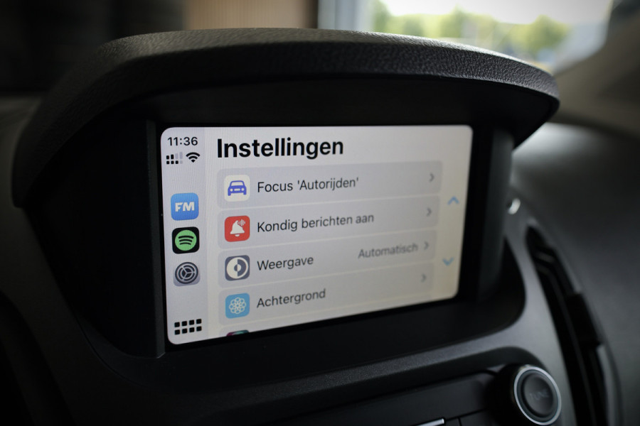 Ford Transit Courier 1.0 Limited | BPM & BTW Vrij | Navigatie | CarPlay | Camera | Trekhaak | Airco | Climate control | PDC V+A | Marge | Nieuwe APK | Onderhoudsbeurt