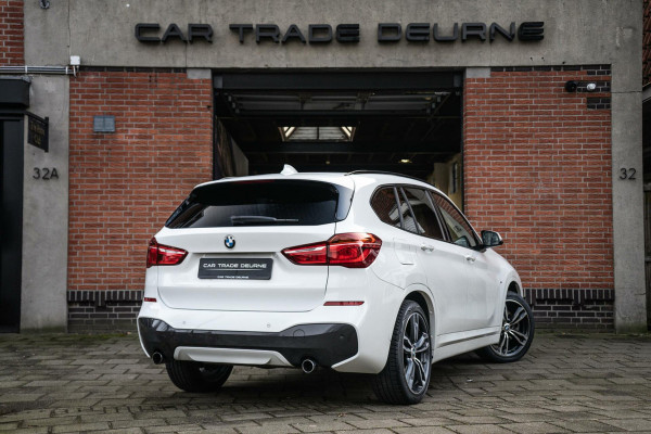 BMW X1 xDrive20i High Executive M-Sport Pano / HUD / Trekhaak