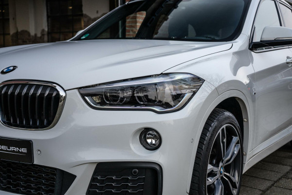 BMW X1 xDrive20i High Executive M-Sport Pano / HUD / Trekhaak