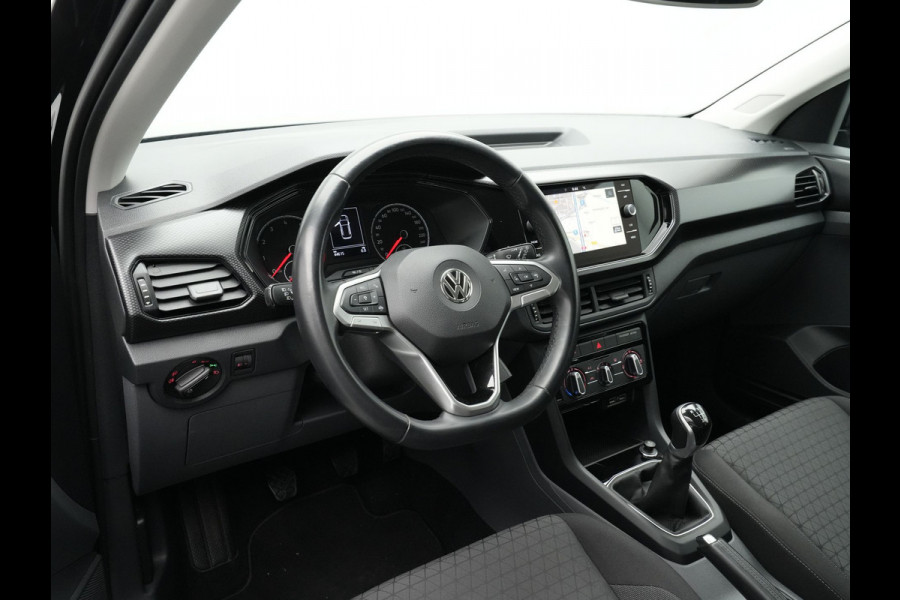 Volkswagen T-Cross 1.0 TSI 95pk Life Navigatie Trekhaak Pdc Airco Carplay Side assist 235