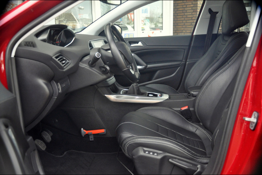 Peugeot 308 SW 1.2 PureTech Allure | Leder | Camera | Panoramadak