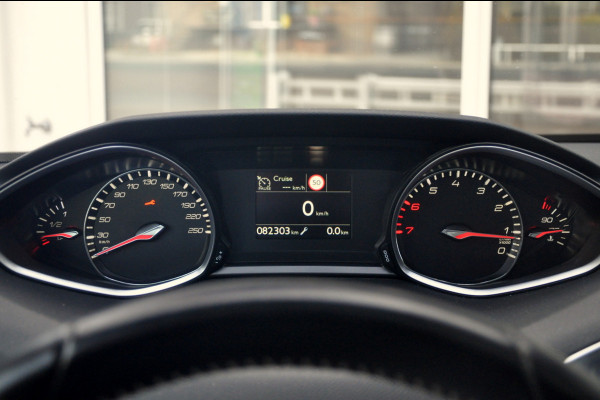 Peugeot 308 SW 1.2 PureTech Allure | Leder | Camera | Panoramadak