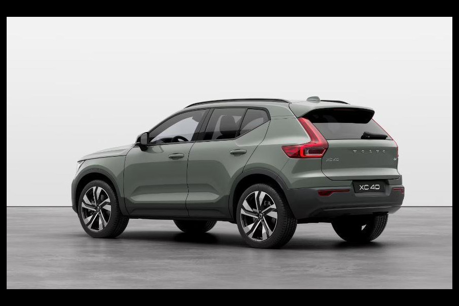 Volvo XC40 B4 197PK Plus Dark / Navigatie / Camera / Adaptieve Cruisecontrol / Elektrische stoelen / Lighting / 20'' LM Velgen /