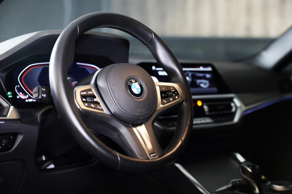 BMW 4 Serie Coupé 430i M Line High Executive / Acc / Digital Cockpit / Leder / F1 / Navi / Ecc / Elek Pakket / Camera / Led / 20 I