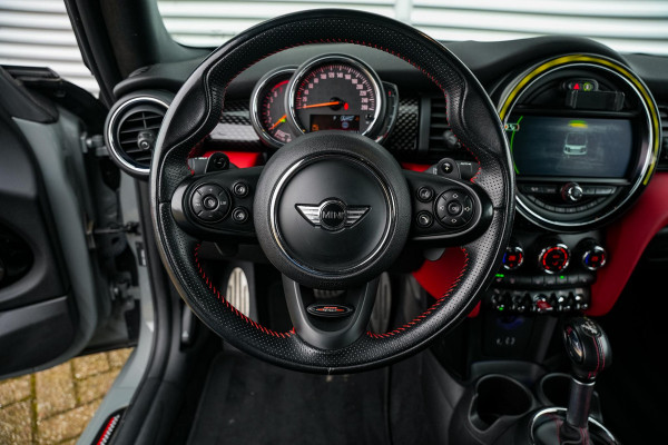 MINI Cabrio 2.0 Cooper S Chili JCW Xenon Leer Alcantara Navigatie Cruise PDC Stoelverw.