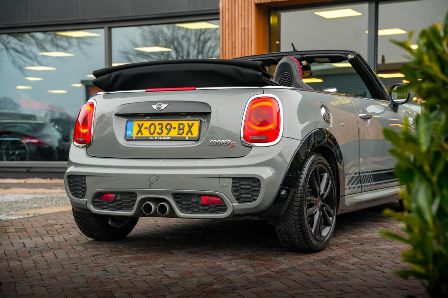 MINI Cabrio 2.0 Cooper S Chili JCW Xenon Leer Alcantara Navigatie Cruise PDC Stoelverw.