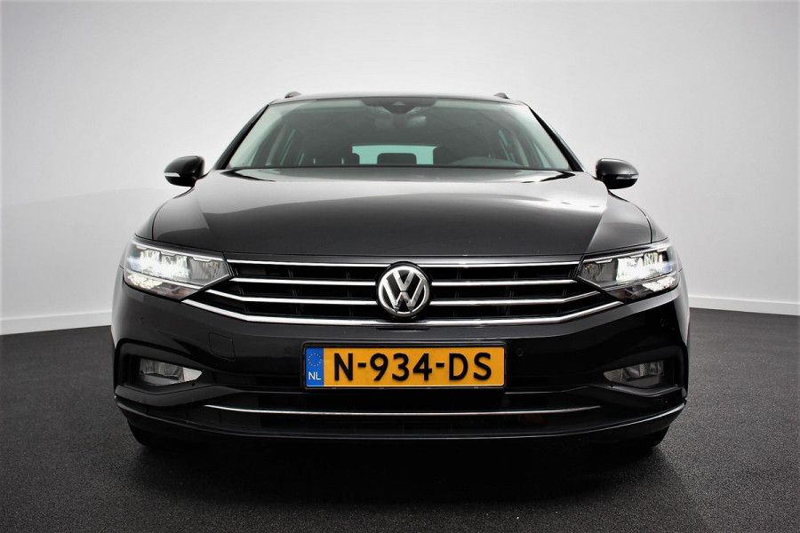 Volkswagen Passat Variant 1.5 TSI 150pk DSG Comfort Business | Navigatie | Climate Control | Trekhaak | Parkeer Sensoren | Led